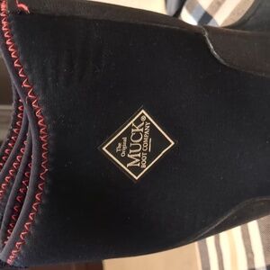 Kids Hale Muck Boot size 1 Red, black & white